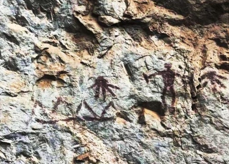 云南省临沧市永德县大平掌岩根发现一处岩画点 有助研究滇西南早期人类社会生活