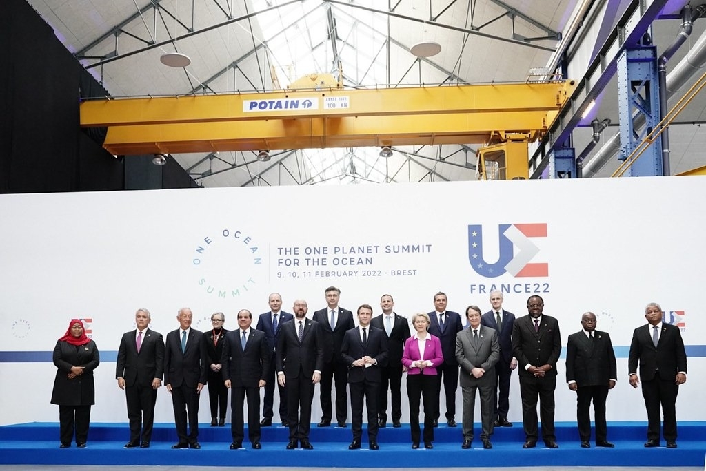 「一个海洋」(One Ocean)峰会上,一百多国的代表承诺将采取行动保护人为破坏海洋。图片来源:撷取自Emmanuel Macron twitter