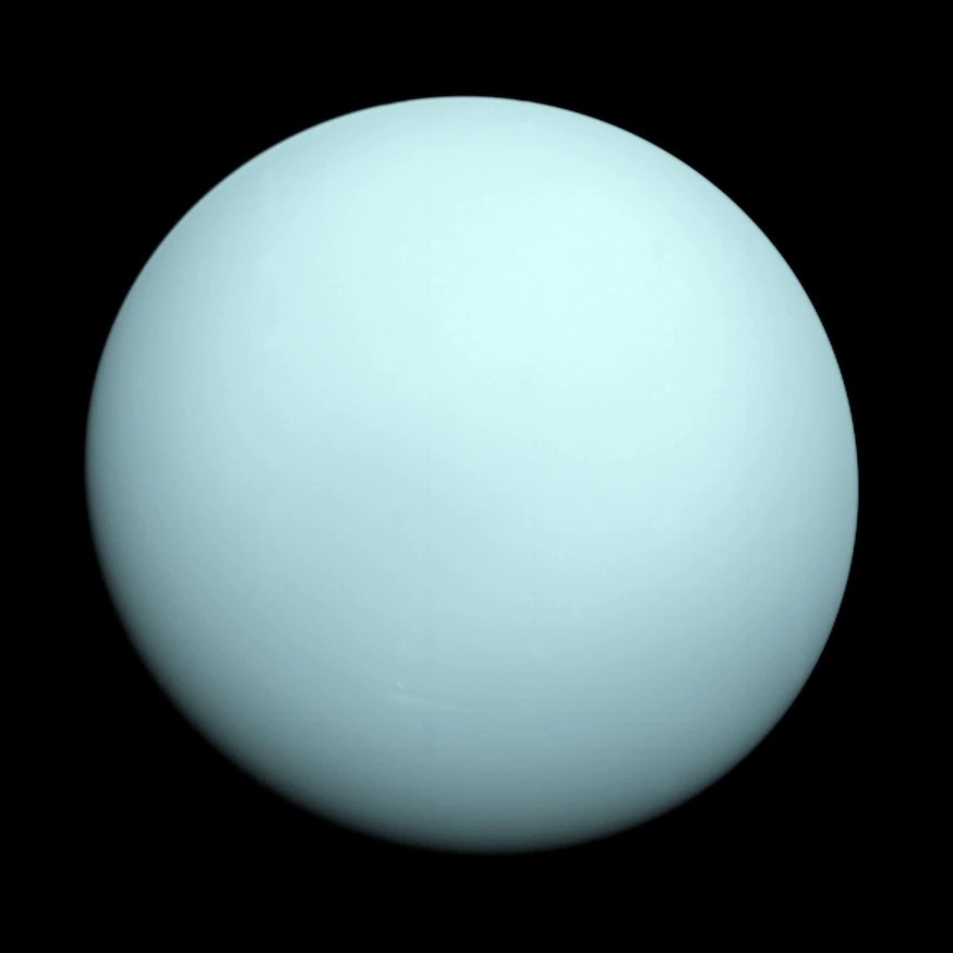 天王星，是距离太阳的第七颗行星，只有航海家二号太空船曾在1986年飞掠时造访过这个行星。现在，科学家打算重新仔细研究这颗行星和它的卫星。 PHOTOGRAPH