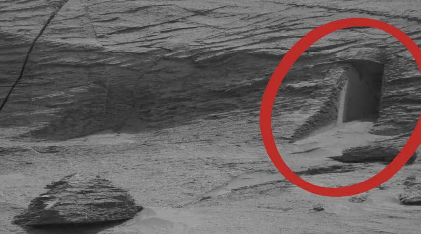 “好奇号”在火星表面拍到外星人秘密地下隧道入口？