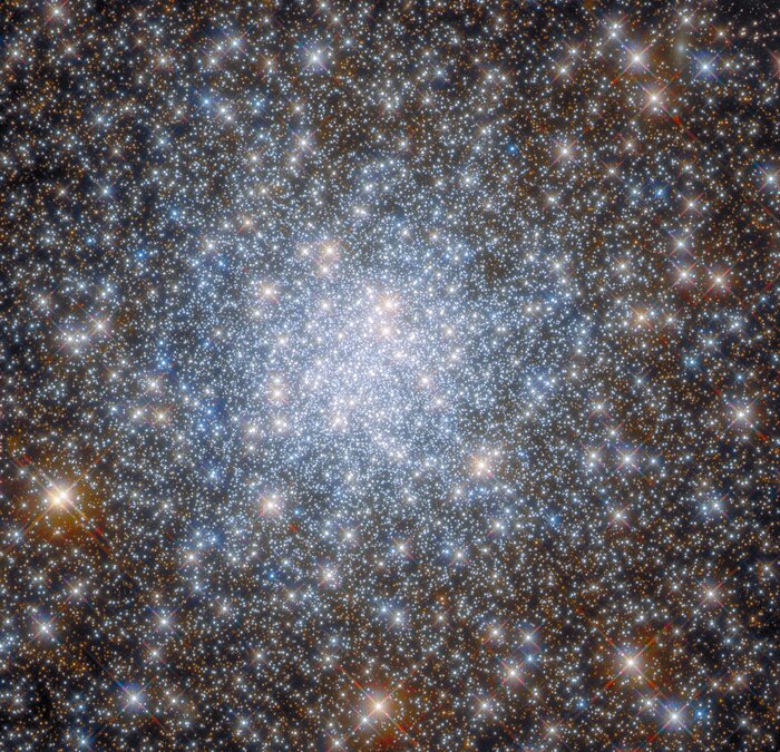哈勃太空望远镜拍摄的令人眼花缭乱的NGC 6638星团
