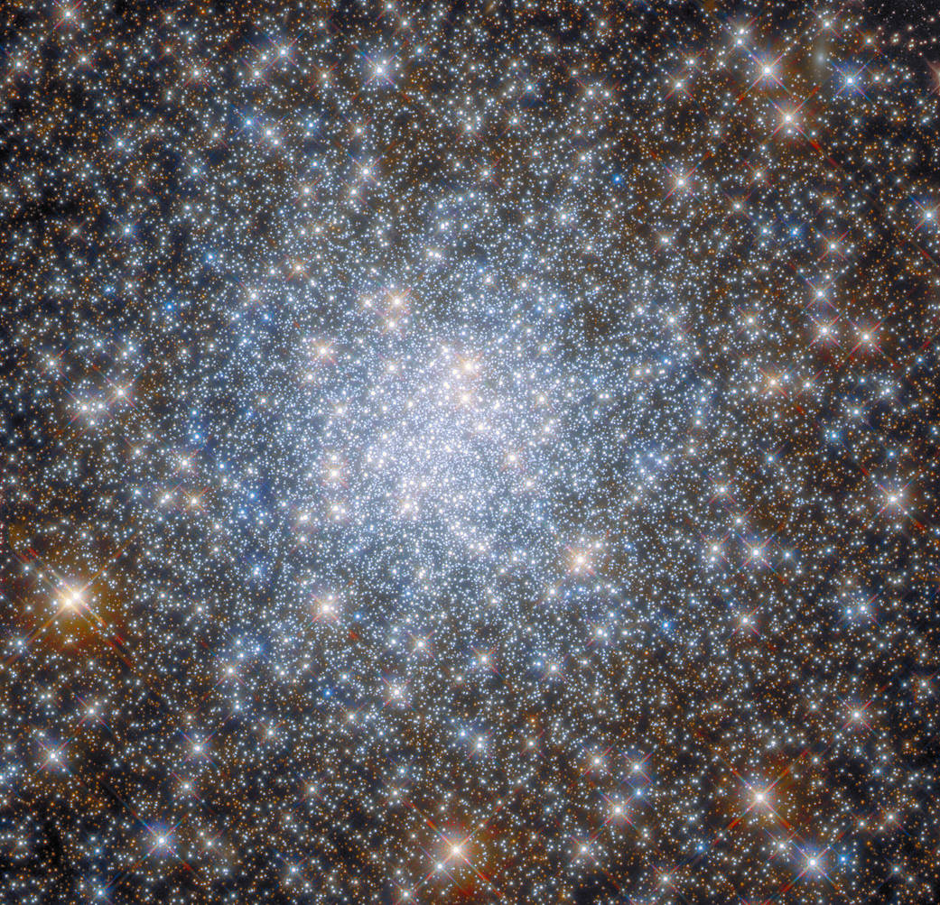 哈勃太空望远镜宝刀未老 拍摄的球状星团NGC 6638图像让人惊艳