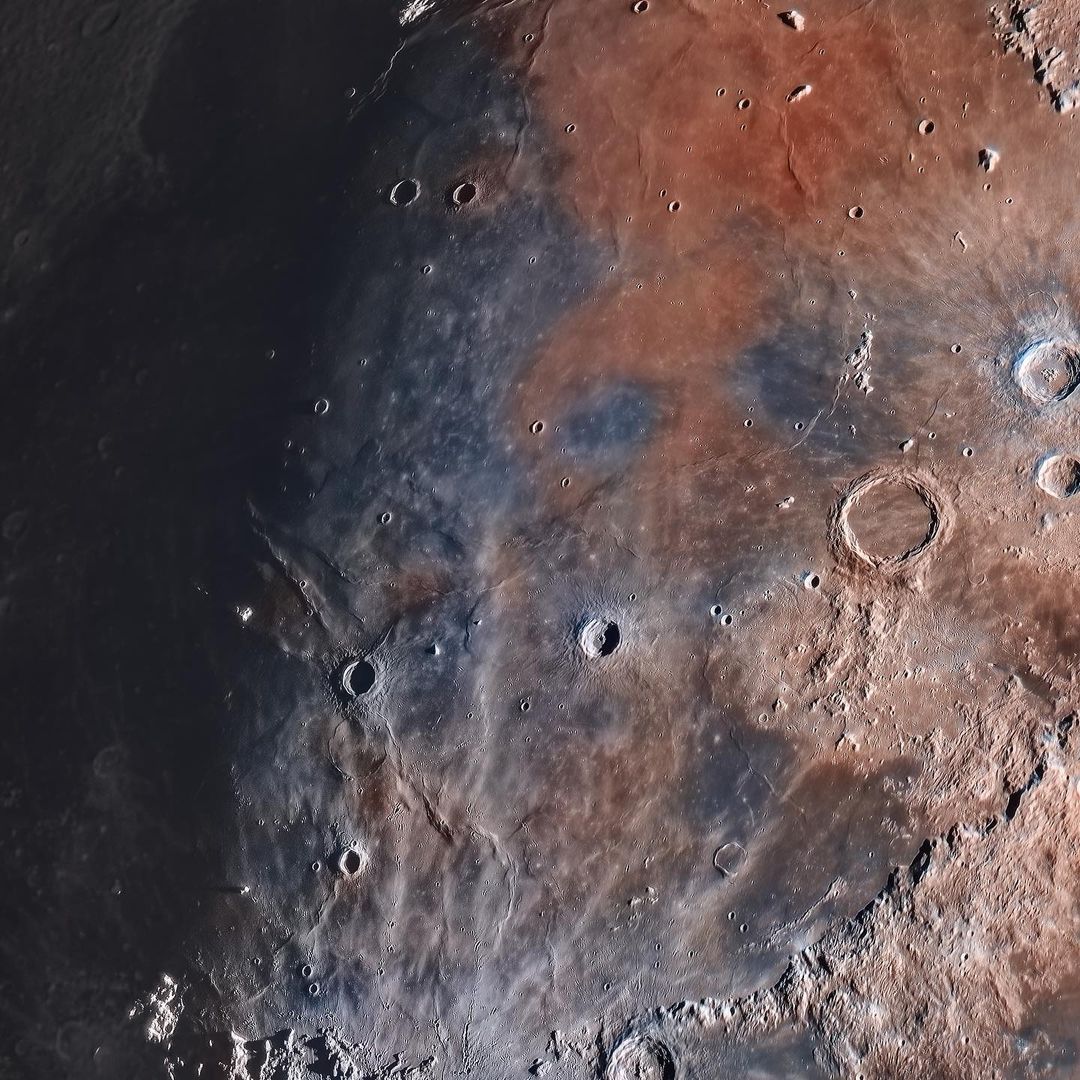 天文摄影师Andrew McCarthy分享壮观月球细节照片