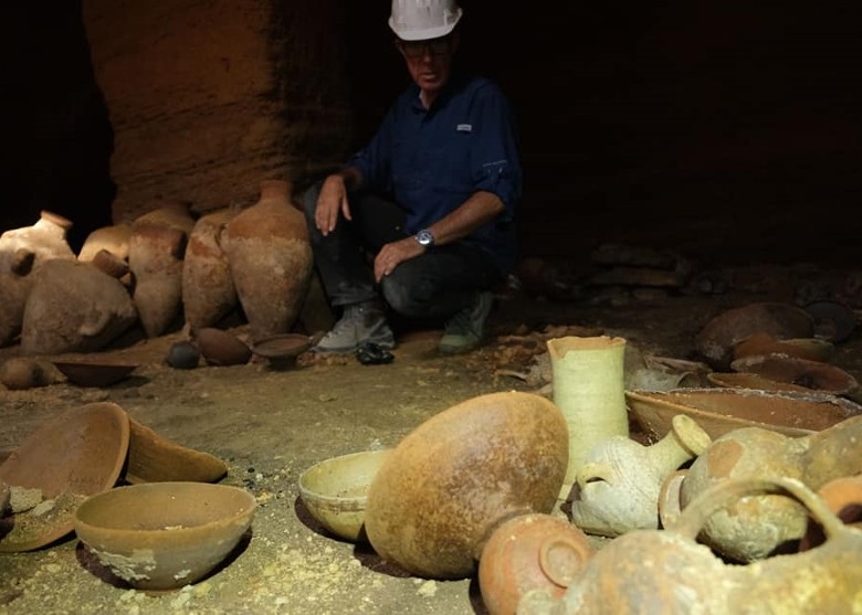以色列发现的人工洞穴证实是古埃及法老王拉美西斯二世时代的墓穴