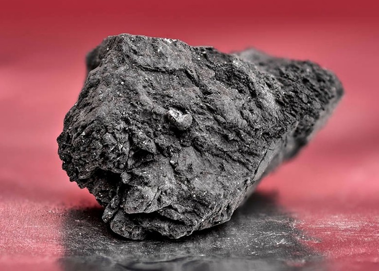 首次证实从陨石上找到外星水分 “温什科姆陨石”去年2月坠落在英国