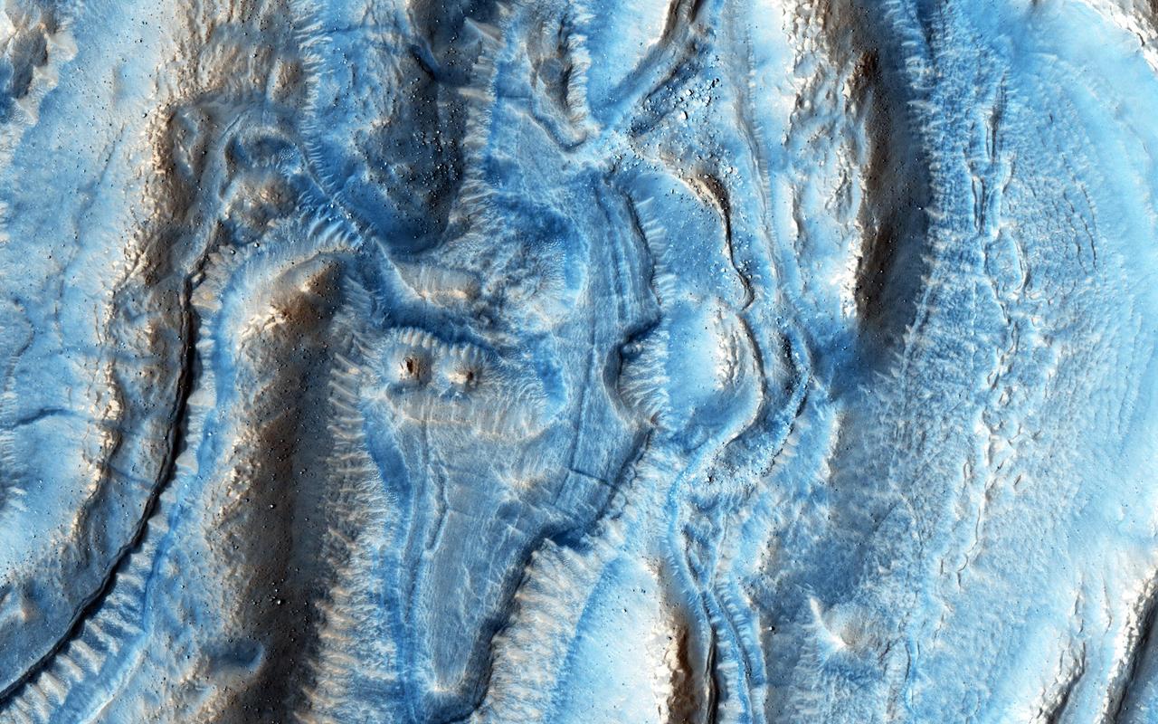 火星上的古冰川并非固定在原地 只是移动非常缓慢