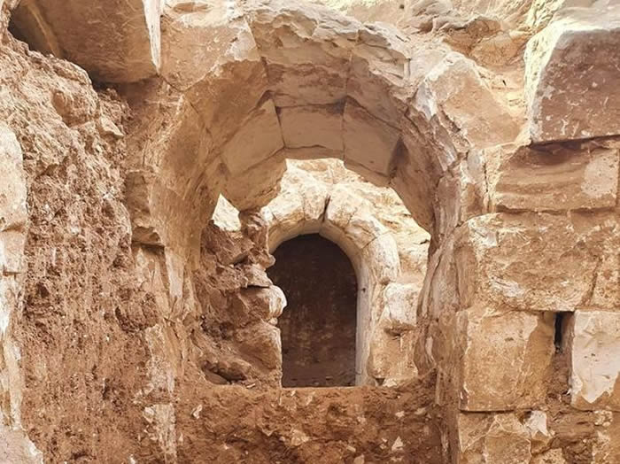 以色列南部尼格夫沙漠发现1座1200年历史豪宅 惊见3m深极乐水池