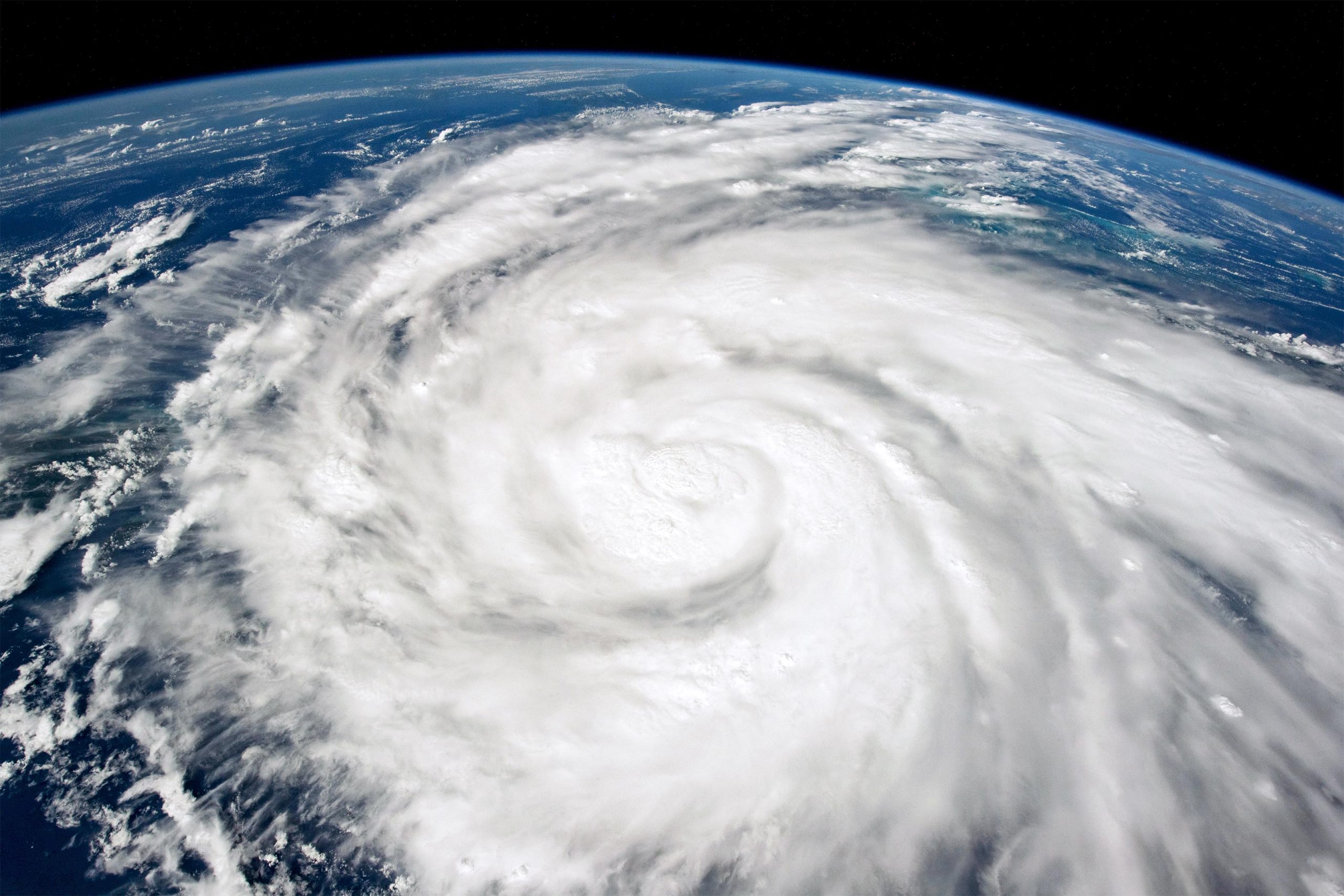 国际空间站宇航员拍摄的四级飓风“伊恩”的惊人照片