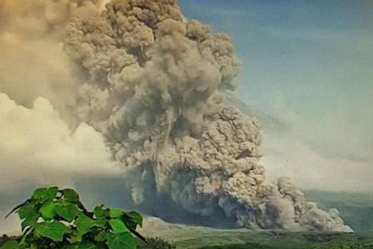 印尼东爪哇省塞梅鲁火山（Mt Semeru）发生大规模喷发