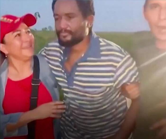 玻利维亚男子称受困在亚马逊雨林中一个月 以昆虫为食饮用自己的尿液得以存活下来