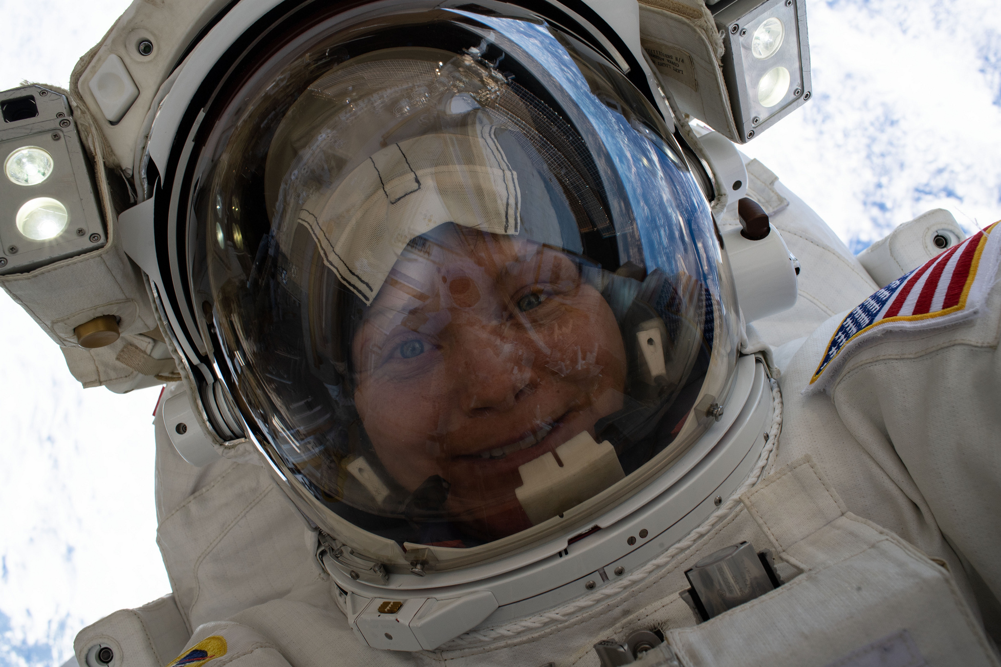 “太空飞行中的女性”VR体验发布，庆祝女性宇航员