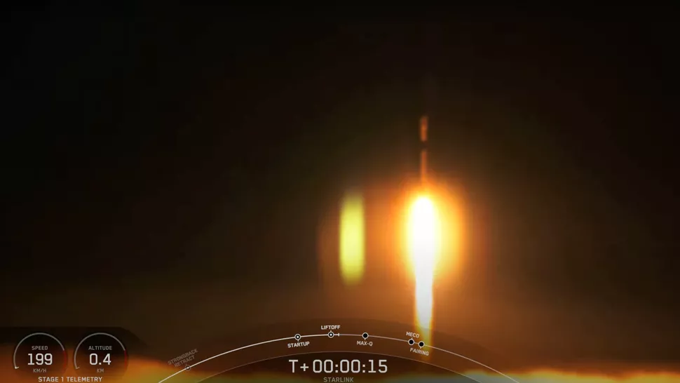 SpaceX发射15颗Starlink卫星，火箭在海上着陆
