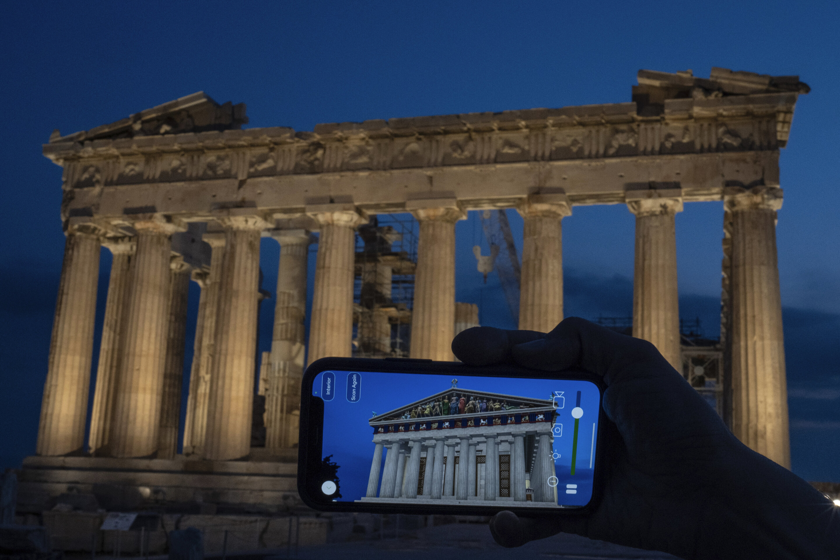 智能手机应用程序“Chronos”展示了几千年前古希腊遗址的样子，这是未来科技的一瞥