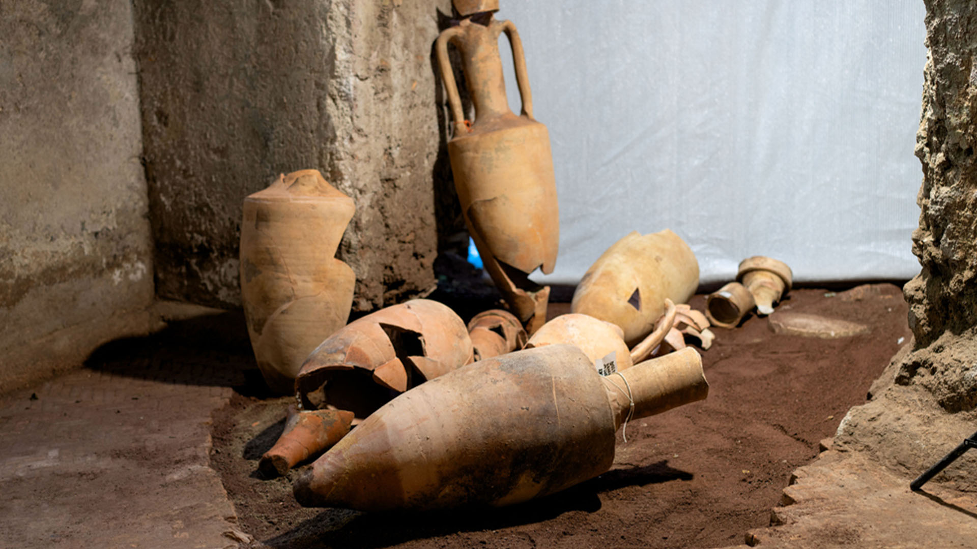 ����������סլ����2300��ǰ������Ƕ��