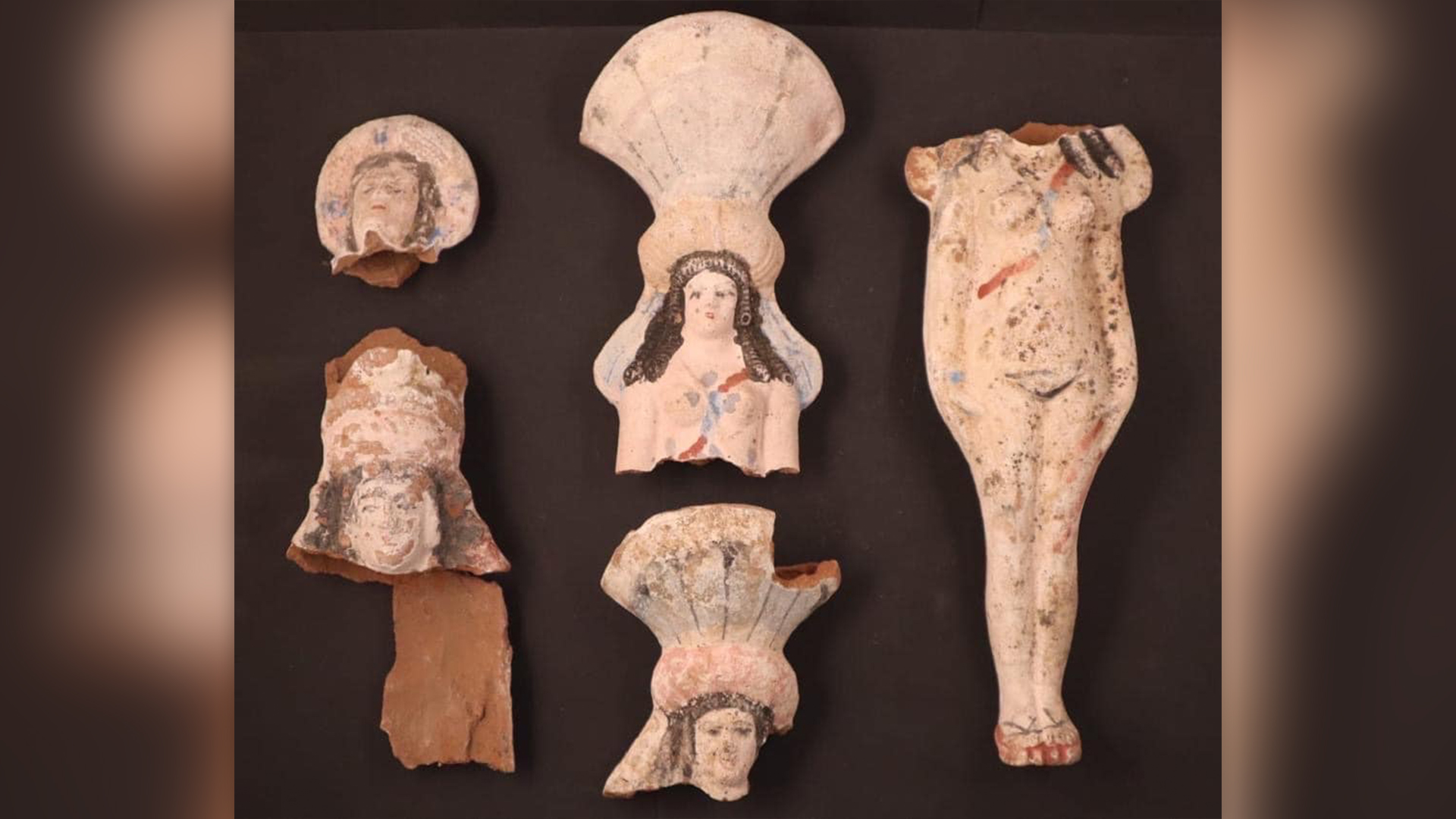 古埃及木乃伊中出土的两条象征“神之肉”的金色舌头