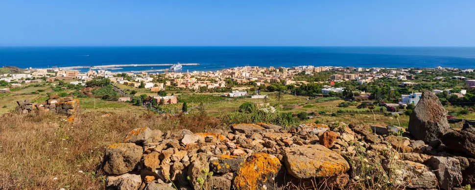 �ڵ��к������Ϸ��ֵ�����Ӳ�ұ��ؿ����ڹŴ�����Ϯ���ڼ䱻����