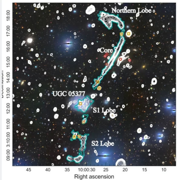 MeerKAT发现新的巨大射电星系