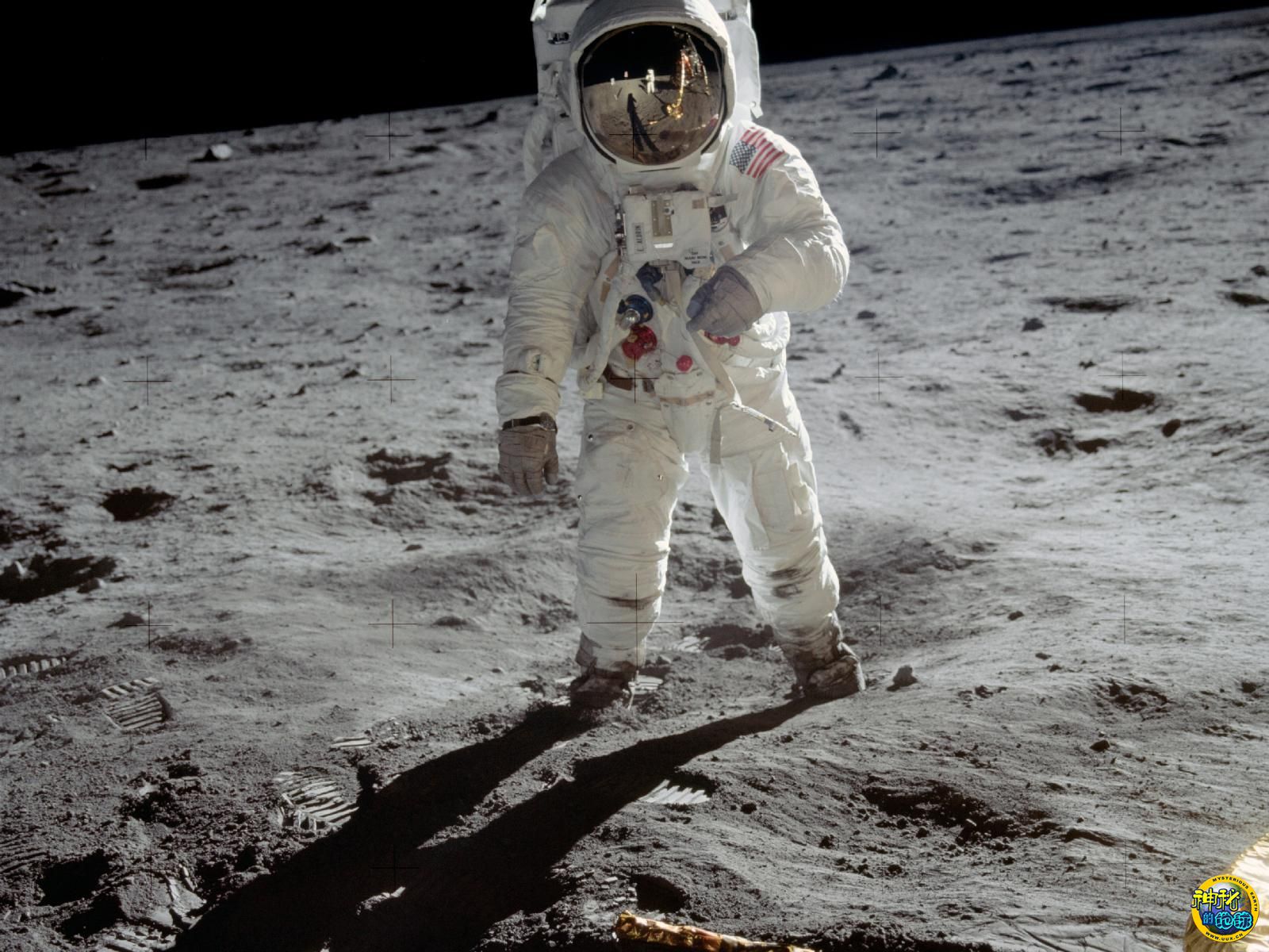 阿波罗11号宇航员巴兹奥尔德林在月球上