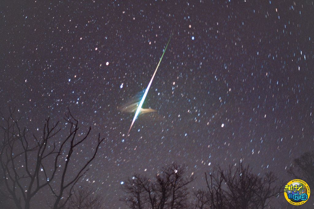 2001年11月18日在美国拍摄的狮子座流星雨