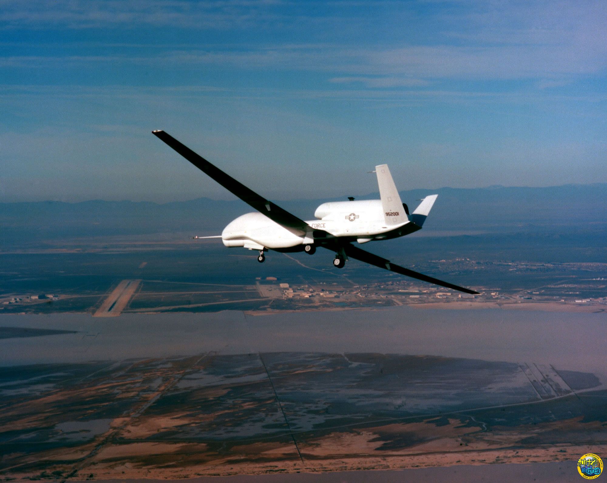 rq4全球鹰无人侦察机