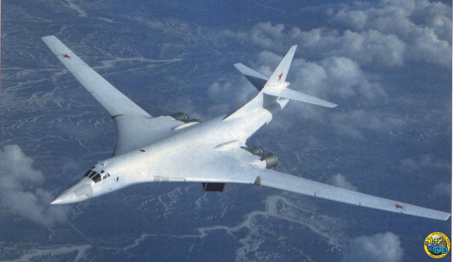 tu-160"海盗旗"战略轰炸机