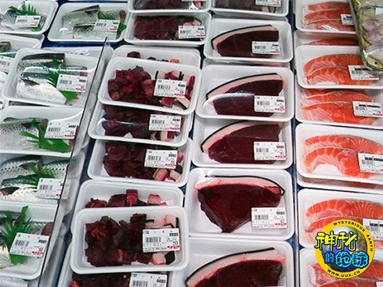 日本超市出售的海豚肉(图片提供:ezra clark, eia