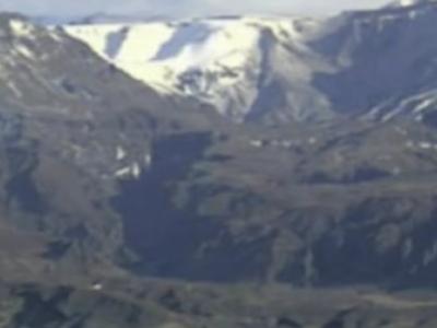 飞碟在冰岛火山着陆视频?