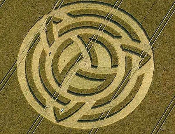 英国频现麦田怪圈是谁创造的