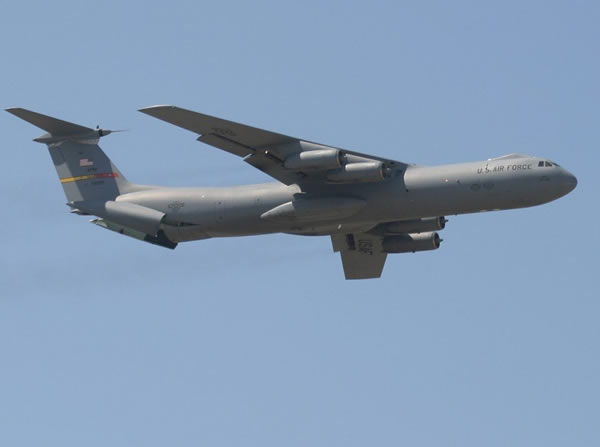 c-141"运输星"运输机是美空军主力战略运输机之一