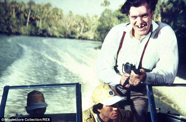 007电影中詹姆斯·邦德的死对头"大钢牙"逝世