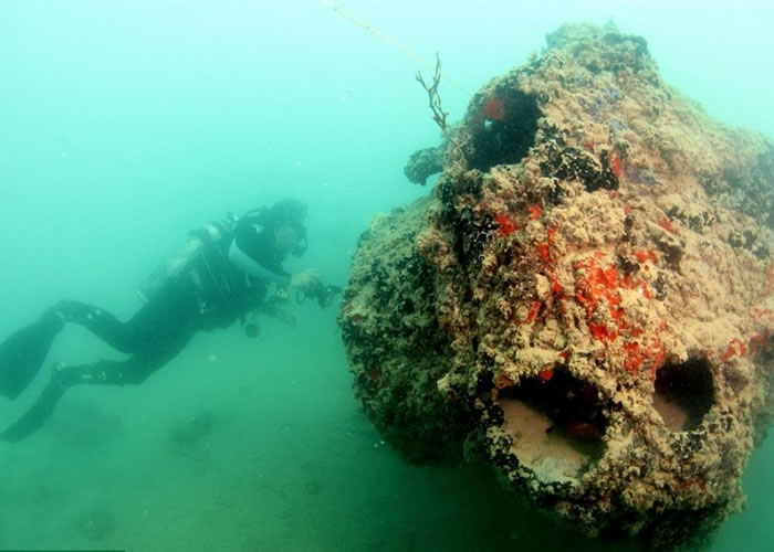 日军偷袭美国珍珠港74周年夏威夷海底美军pby5卡特琳娜水上飞机残骸照