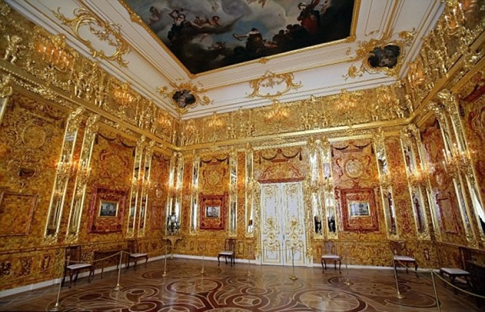 波兰东北部废弃纳粹碉堡内发现从俄罗斯抢走的文物"琥珀厅"?