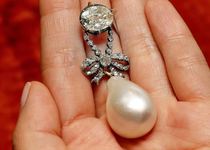 法国大革命珍品拍卖玛丽王后之珠天价成交