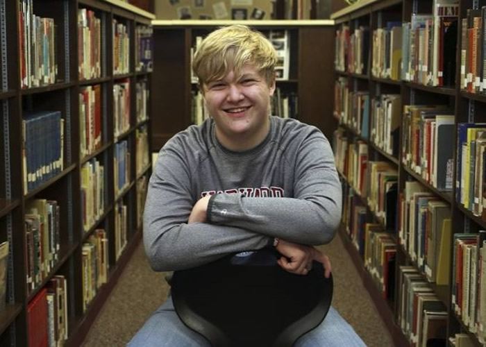 天才中的天才美国堪萨斯州16岁少年braxtonmoral同时获颁高中文凭和